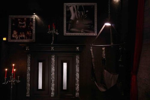 Experience Room 103 - Castle De Paris
