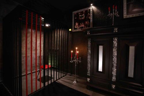Experience Room 103 - Castle De Paris