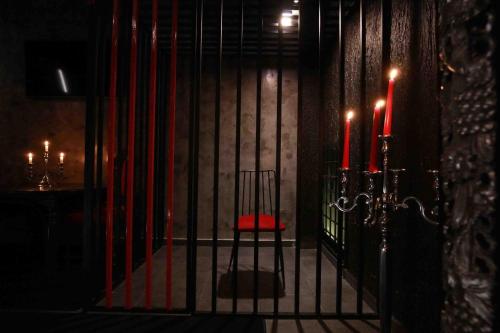 Experience Room 103 - Castle De Paris