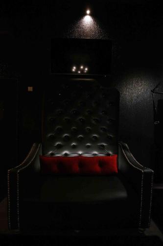 Experience Room 104 - Castle De Paris