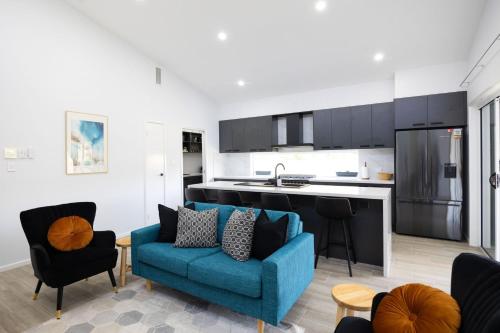 Una cocina o cocineta en Abode On Brookwater