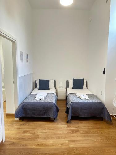 Elegant Apartment "Quattro Passi near Montesanto"