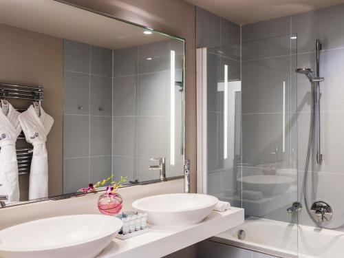 Ένα μπάνιο στο Cures Marines Hotel Thalasso & Spa Trouville - MGallery Collection