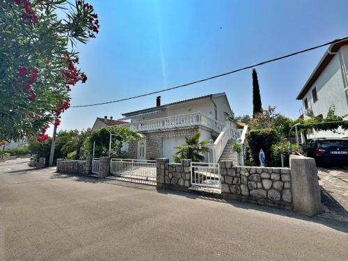 Apartments with parking space Silo, Krk - 18728