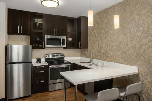Una cocina o cocineta en Residence Inn by Marriott Pullman