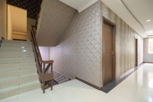Fotografie z fotogalerie ubytování RedDoorz near City Walk Lippo Cikarang v destinaci Bekasi
