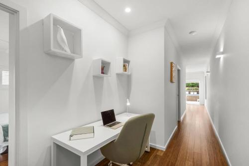TV/Unterhaltungsangebot in der Unterkunft Surf Haven Escape - Modern and Central in Thirroul