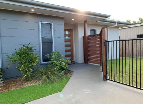 Gallery image of Burrum Heads Beauty 2 Streets from the Beach in Burrum Heads