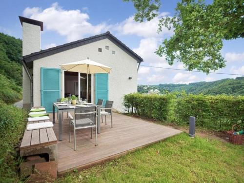 Ảnh trong thư viện ảnh của Holiday home in Malberg with swimming pool ở Kyllburg