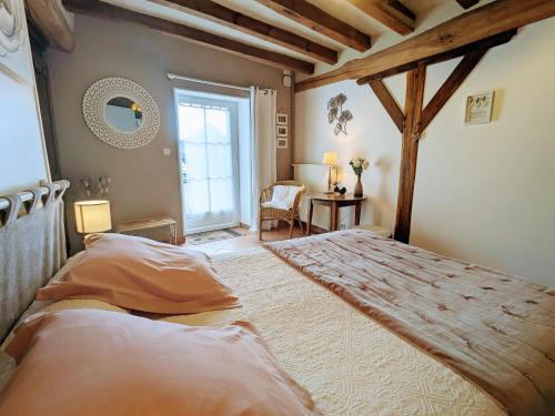 Foto dalla galleria di Chambre d'hôtes avec WIFI et animaux acceptés - FR-1-591-668 a Faverolles