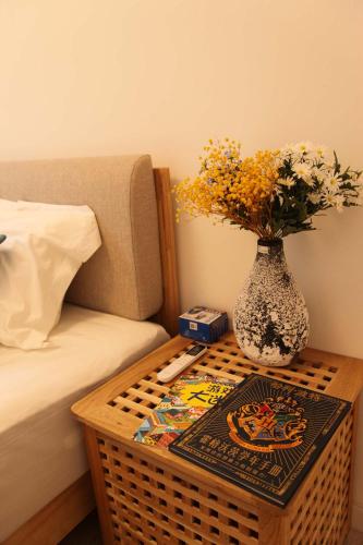 Postel nebo postele na pokoji v ubytování pine house