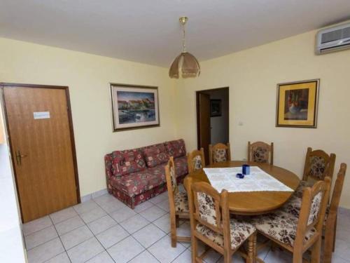 Apartmani Bridi Okrug Gornji - Four Bedroom Apartment