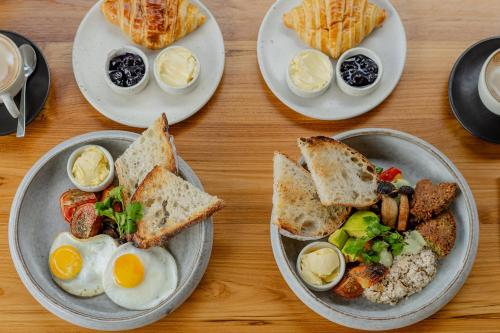 Comida en o cerca de esta villa