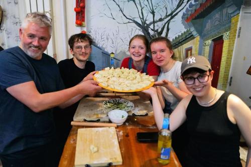 East Sacred Hotel ᴸᴱO Cover most of needs ---Foreign Accept English-Speaking Team--- 2 mins-walk to Subway丨Customized Tour Better-Live like a Local丨Near Tiananmen Forbidden丨Free Laundry,coffee,snacks and wifi-unlimited Software Leoの宿泊客