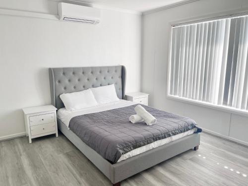 Postel nebo postele na pokoji v ubytování Sunrise Apt 2 - 3BR Family Stay Balcony -Pool View