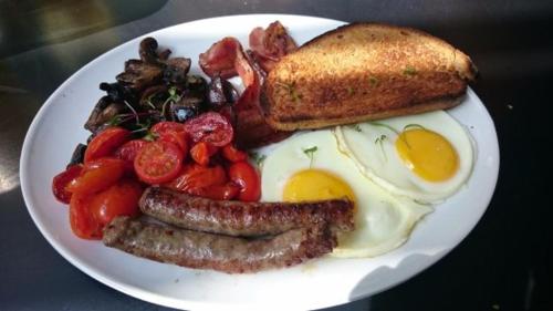 Φαγητό σε αυτό το διαμέρισμα ή κάπου εκεί κοντά