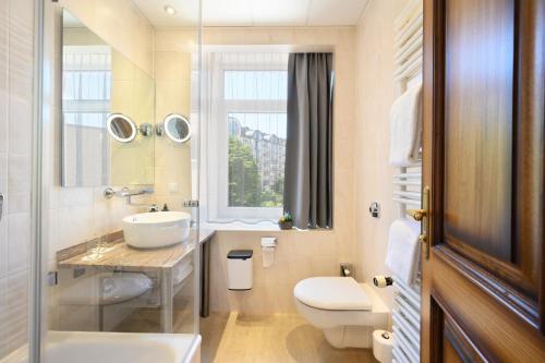 חדר רחצה ב-Munich Furnished Apartments