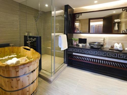Gallery image of Emperor Hotel in Macau