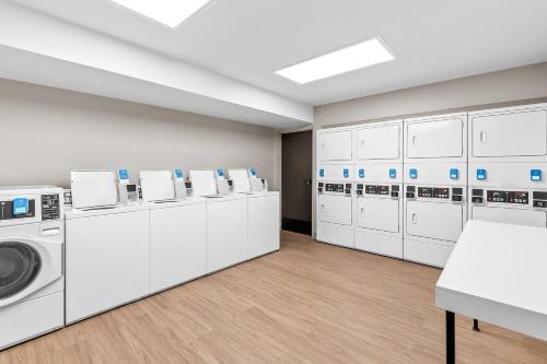 Imagen de la galería de ECHO Suites Extended Stay by Wyndham Sterling, en Sterling