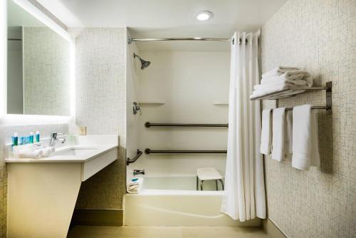 Gallery image of Country Inn & Suites by Radisson, Downtown Albany New York in Albany