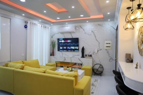 Raina Luxury Apartment