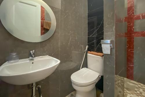 Bilik mandi di Urbanview Anelia Guest House Syariah Samarinda