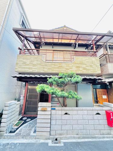 桜 机场直达 车站步行5分 高级和风民宿 4间7床14人 宽敞客厅带Netflix