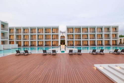 Πισίνα στο ή κοντά στο Patong Beach Hotel by See2Sea