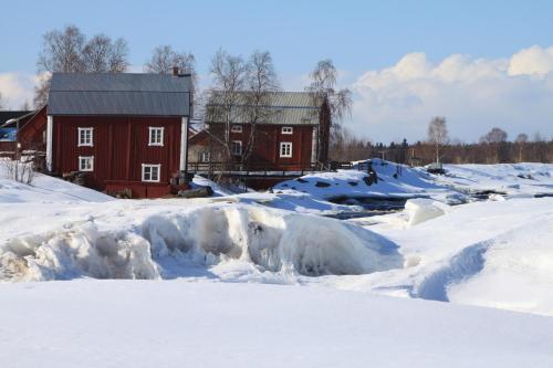 Kukkolaforsen Turist & Konferens semasa musim sejuk