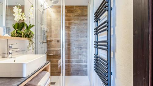 Ένα μπάνιο στο ASAI210-8-1 Appartement 4 étoiles Les Saisies - 8 personnes