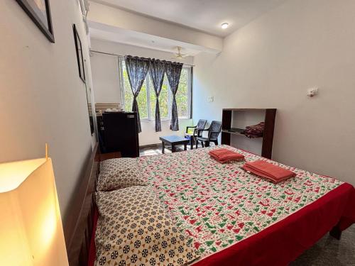 Ένα ή περισσότερα κρεβάτια σε δωμάτιο στο Studio Serinity Cove R-2 by Mukund Sadan Arambol