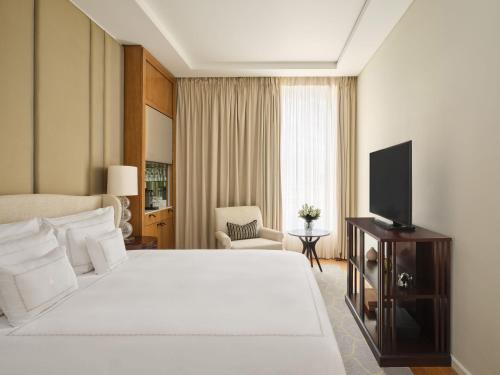 Katil atau katil-katil dalam bilik di Corinthia London