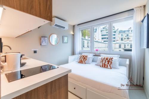 Montparnasse Central Studio with AC 11 to 14m2 in a prime location