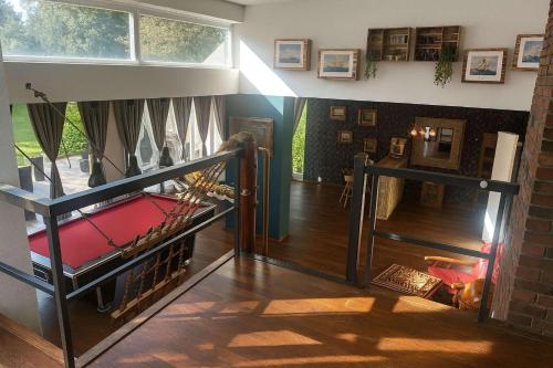 a room with a bunk bed in a house at Retreat in besonderem Haus "Magellan" - FjordStay in Kiel