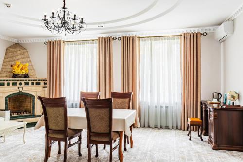 Posezení v ubytování Grand Nur Hotel