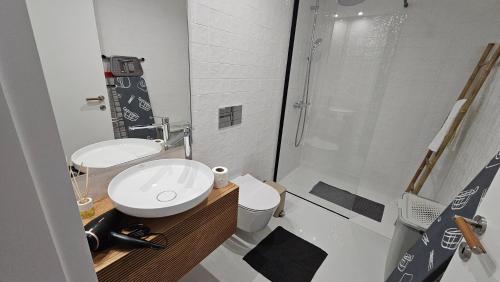 Et badeværelse på A Proa do Moliceiro DOCA Terrace Barra Beach