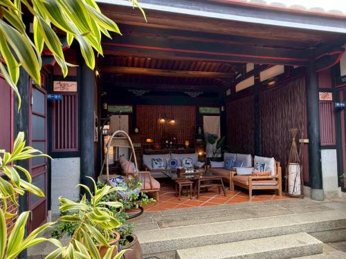 Un patio o zona al aire libre en 校長的家The Principal Home