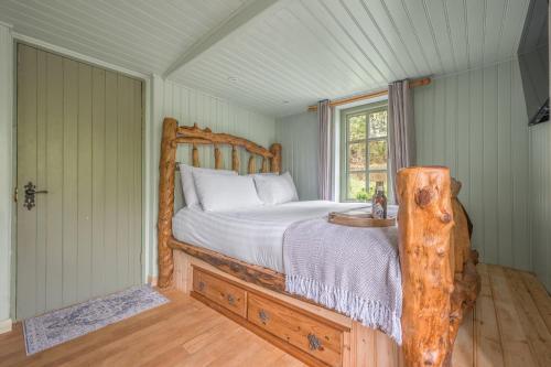 Ein Bett oder Betten in einem Zimmer der Unterkunft Juniper Lodge, Coniston, Lake District