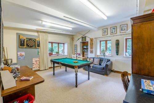 Posezení v ubytování 3 Bed in Hawes oc-r33123