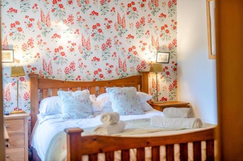 Postel nebo postele na pokoji v ubytování 3 Bed in Hawes oc-r33123
