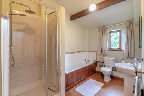 Ένα μπάνιο στο 4 Bed in Hawes oc-g33122