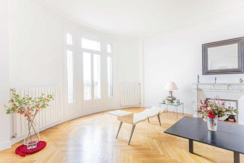 Exceptional apartment - 3BR-7P- Auteuil