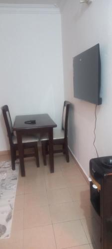 TV/trung tâm giải trí tại Mafric homes 1bedroom apartments