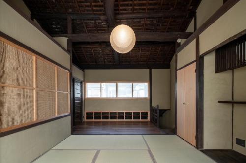 Machiya House East of Kinkakuji Temple