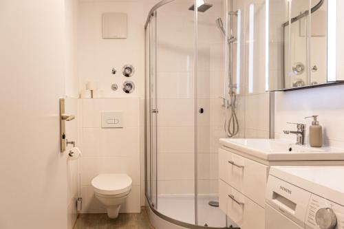 Koupelna v ubytování Holiday&Stay, Apartment Stay, Küche, 85Zoll TV, WLAN