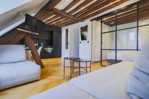 Modern flat -1BR-2P- in the heart of the Marais