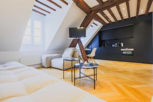 Modern flat -1BR-2P- in the heart of the Marais