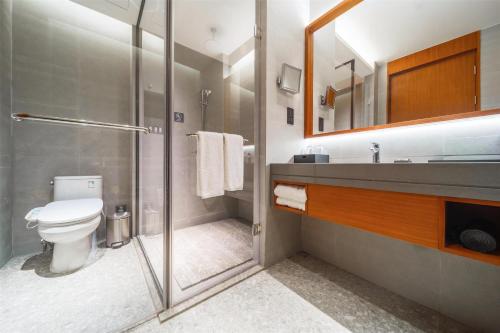 Koupelna v ubytování Oakwood Suites Chongli