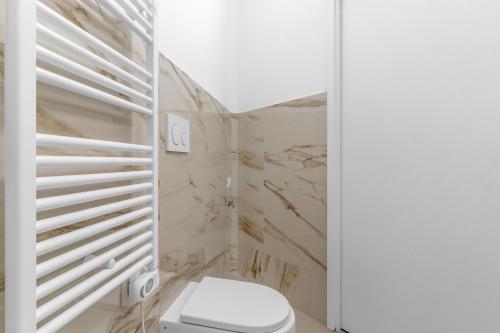 Koupelna v ubytování new cozyflat free wifi e AC 7 min Rho fiera