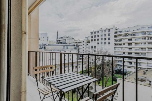 Modern apartment -1BR-3P- Trocadero